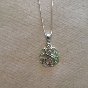Elegant Silver Pendant Necklace